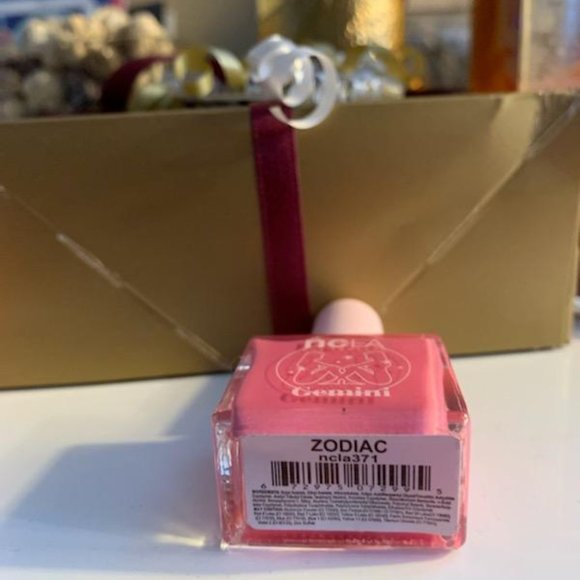 NCLA Gemini stunning colour for your nails - Picture 3 of 4